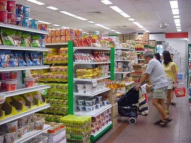 DN bán lẻ: Nội chết ngoại sống khỏe