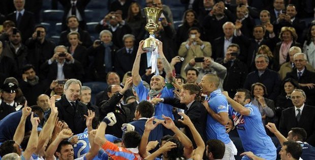 Hạ Juve, Napoli đăng quang Coppa Italia