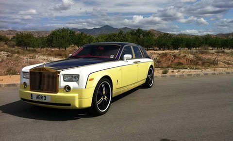 Hoa mắt với Rolls-Royce Phantom độ dát toàn vàng của quý tộc