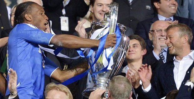 Abramovich vung tiền làm 