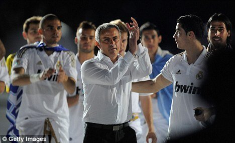 Mourinho gia hạn hợp đồng với Real đến 2016