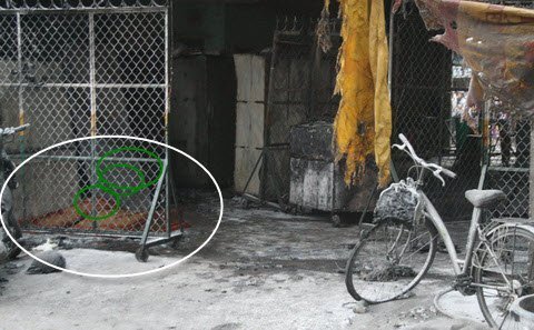 Quặn lòng mẹ bất lực nhìn con chết cháy