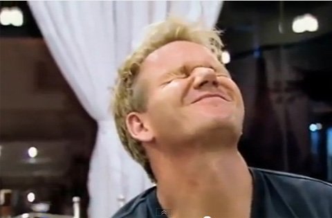 'Vua đầu bếp' Mỹ tái mặt trước rượu tim rắn của Việt Nam