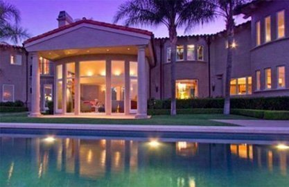 Ngắm dinh thự lung linh của “Vua bọ cạp”