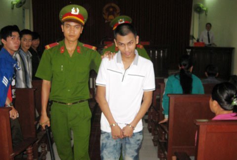 Cậu trò lớp 8 thủ dao đâm chết bạn cùng trường