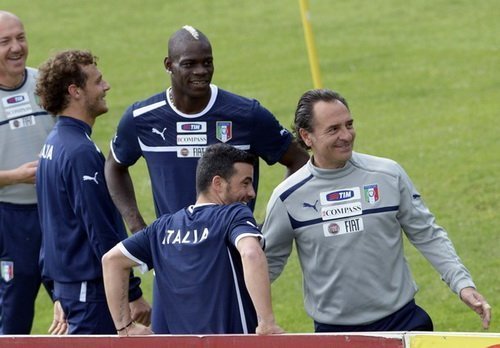 Balotelli hứa sẽ 