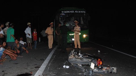 Ăn đám cưới về, hai thanh niên chết thảm