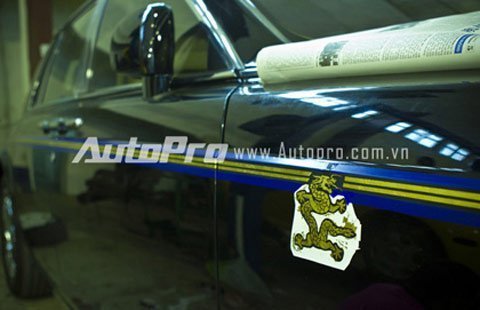 Đại gia Việt “độ” Rolls-Royce Phantom rồng như thế nào?