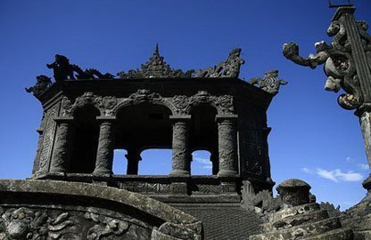 Ngắm vẻ đẹp nên thơ của lăng tẩm Huế