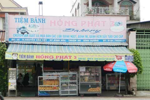Tiệm bánh 'bán giòi' vẫn ngang nhiên hoạt động