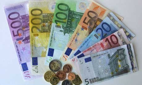 Đồng Euro mất giá: Châu Âu mừng hơn lo?