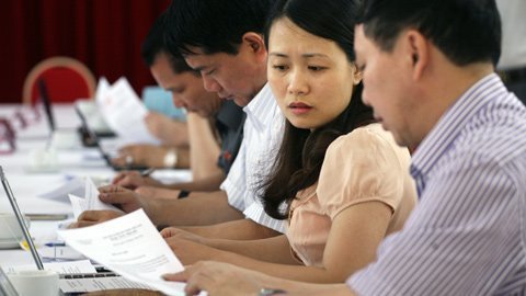 Bỏ phiếu tín nhiệm khi dư luận ‘trào sôi’