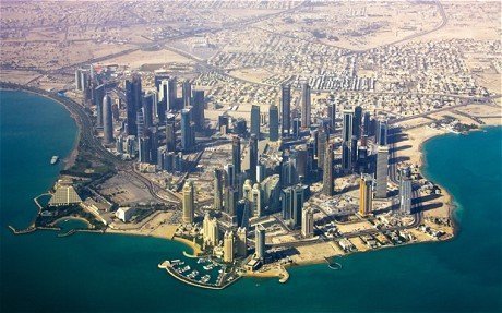 Qatar đổ tiền vào châu Âu: Anh hùng thời loạn?
