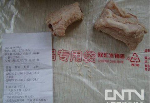 Trung Quốc: Phát hiện giòi trong thịt lợn