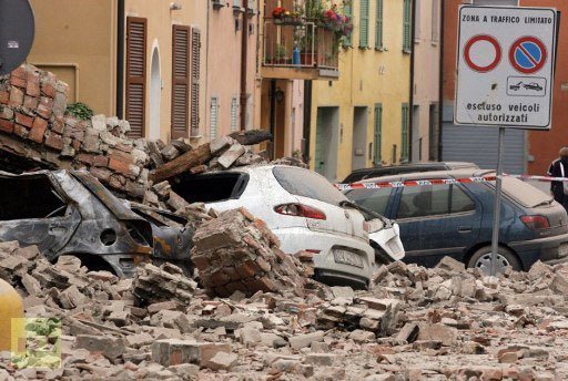Italy liên tục động đất mạnh, hơn 15 người chết