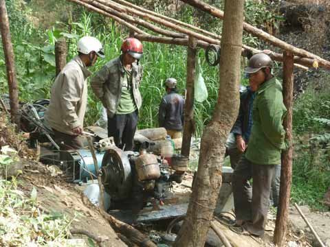 Cận cảnh lãnh địa thiếc ngầm dưới rừng thông