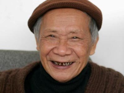 Lão nhà văn và ba người đàn bà đức hạnh