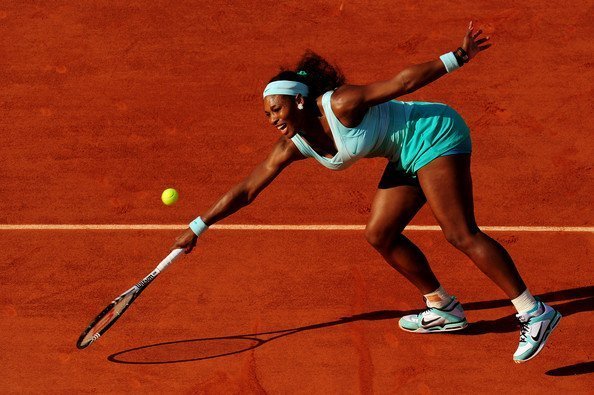 Serena Williams bị tay vợt vô danh quần cho tơi tả