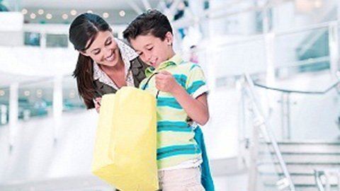 Tết thiếu nhi, phụ huynh chơi nổi bằng quà 'khủng'