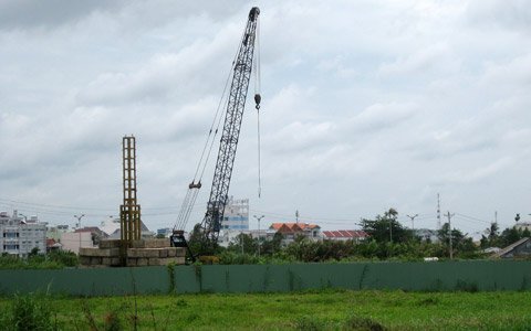 'Đang làm rõ vụ khỏa thân phản đối thi công'