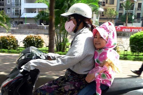Mệt nhoài trong ngày Tết thiếu nhi