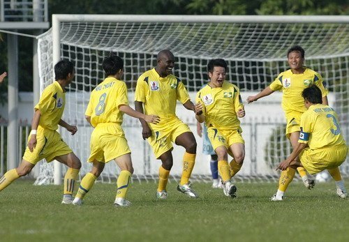 Hàng loạt sao SLNA xin ở lại đội bóng quê hương