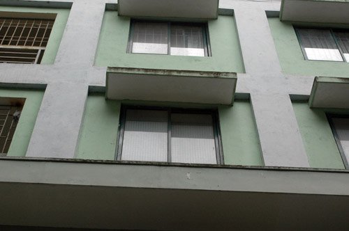 Đến nhà bạn trai quan hệ, rơi xuống đất tử vong