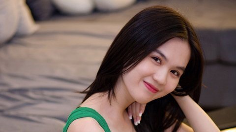 Giật mình về học vấn của người mẫu Việt