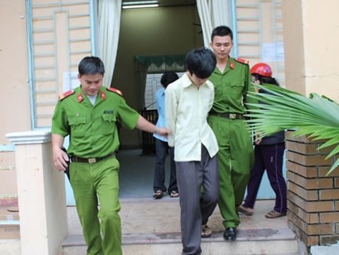 Ngoan hiền lắm, nhưng đói nghèo thành đi cướp