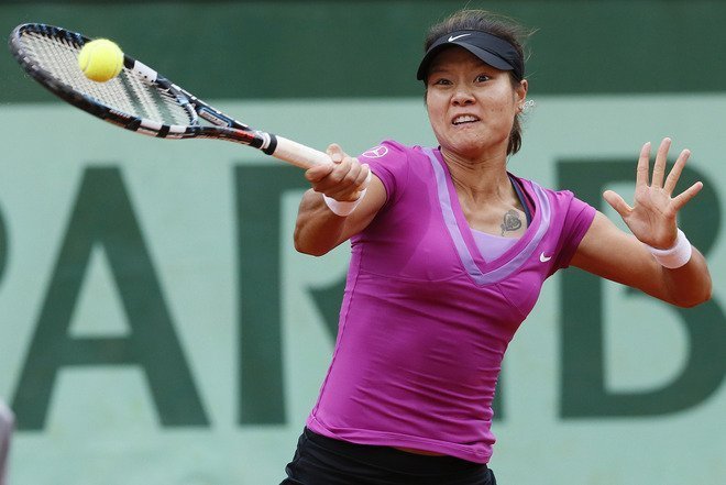 ĐKVĐ Li Na bị loại, Masha nhọc nhằn đi tiếp