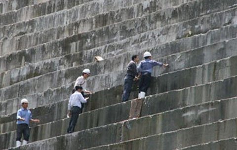 Nhà thầu TQ xử lý rò rỉ thủy điện Sông Tranh 2