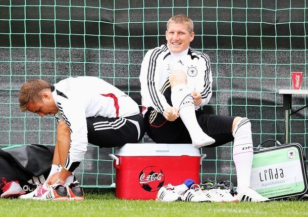 Schweinsteiger: “TBN là đội mạnh nhất Euro 2012”