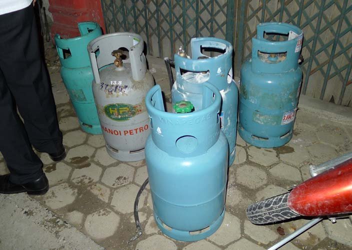 Xì gas làm nổ nhà từ xô xát 'ngớ ngẩn'