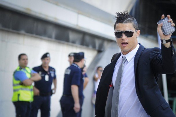 Ronaldo đặt cược 1 vali tiền vào TBN và BĐN
