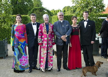 Công nương Đan Mạch rạng rỡ trong tà áo dài Việt