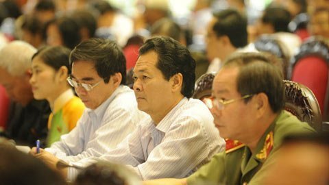 Hối lộ qua quý bà, quý cô...