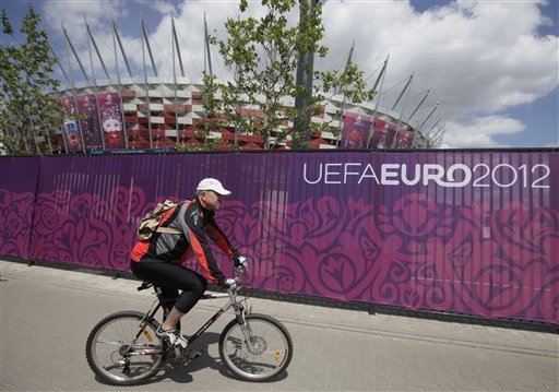 Ukraine, Ba Lan và con dao hai lưỡi Euro2012
