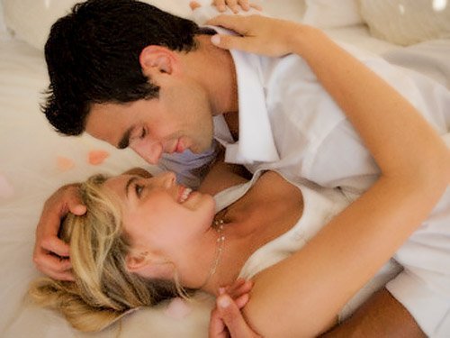 Chỉ mới vài phút đã giục 'anh xong đi…'