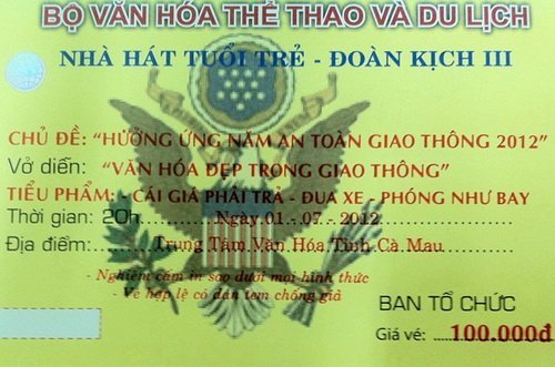 Đoàn kịch NSND Lan Hương bị hủy diễn ở phía Nam