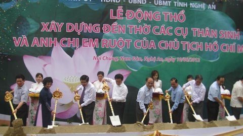 Khởi công đền thờ người thân Bác Hồ