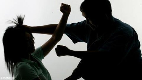 Sửng sốt nghe teen lên mạng mạt sát bà ngoại