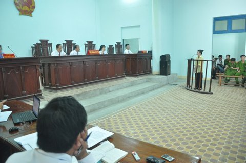 Trần tình của đại gia bị thiếu nữ tống tiền