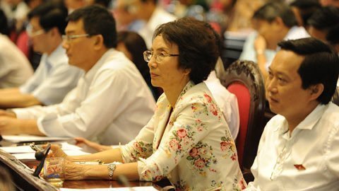 ‘Nắm quyền, nắm tiền, Bộ trưởng phải trả lời được’