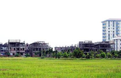 Giá đất dịch vụ: Lên cao vút, xuống mất hút