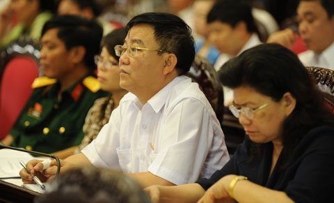 Bộ trưởng làm đại biểu toát mồ hôi