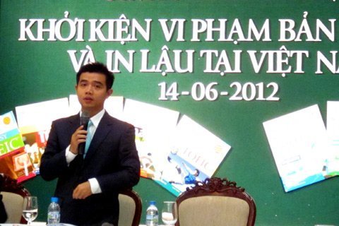 Lần đầu tiên, người làm sách thắng dân làm lậu