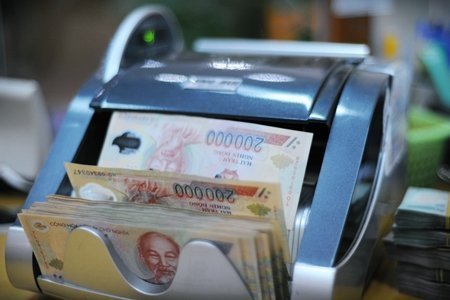 WSJ: Nợ xấu đang đè nặng Việt Nam