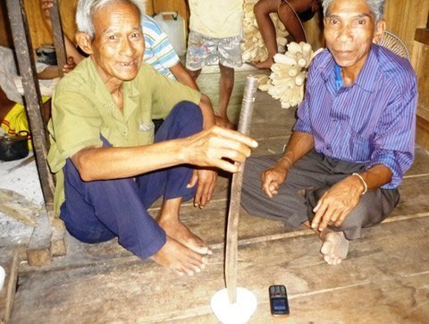 Thanh kiếm cổ kỳ lạ trừ 'tà', xem vận hạn