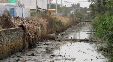 Dòng kênh thối khiến 2 tỉnh tốn hơn 700 tỷ