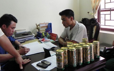 Giấu 6kg ma tuý đá trong... các lon bia